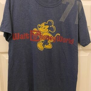 Men’s Medium Blue Disney Yellow/Maroon T-Shirt 71